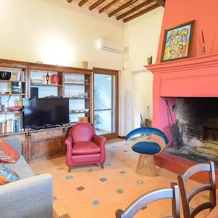 6 Bedroom Beautiful In Foligno