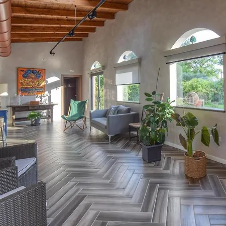 6 Bedroom Beautiful In Nyaraló *