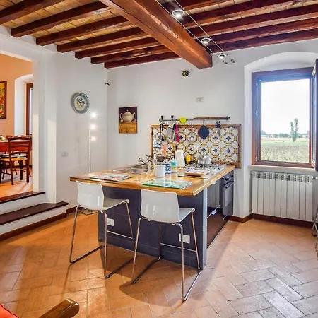 6 Bedroom Beautiful In Nyaraló Foligno