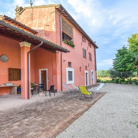 6 Bedroom Beautiful In Nyaraló Foligno