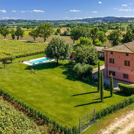 6 Bedroom Beautiful In Nyaraló Foligno